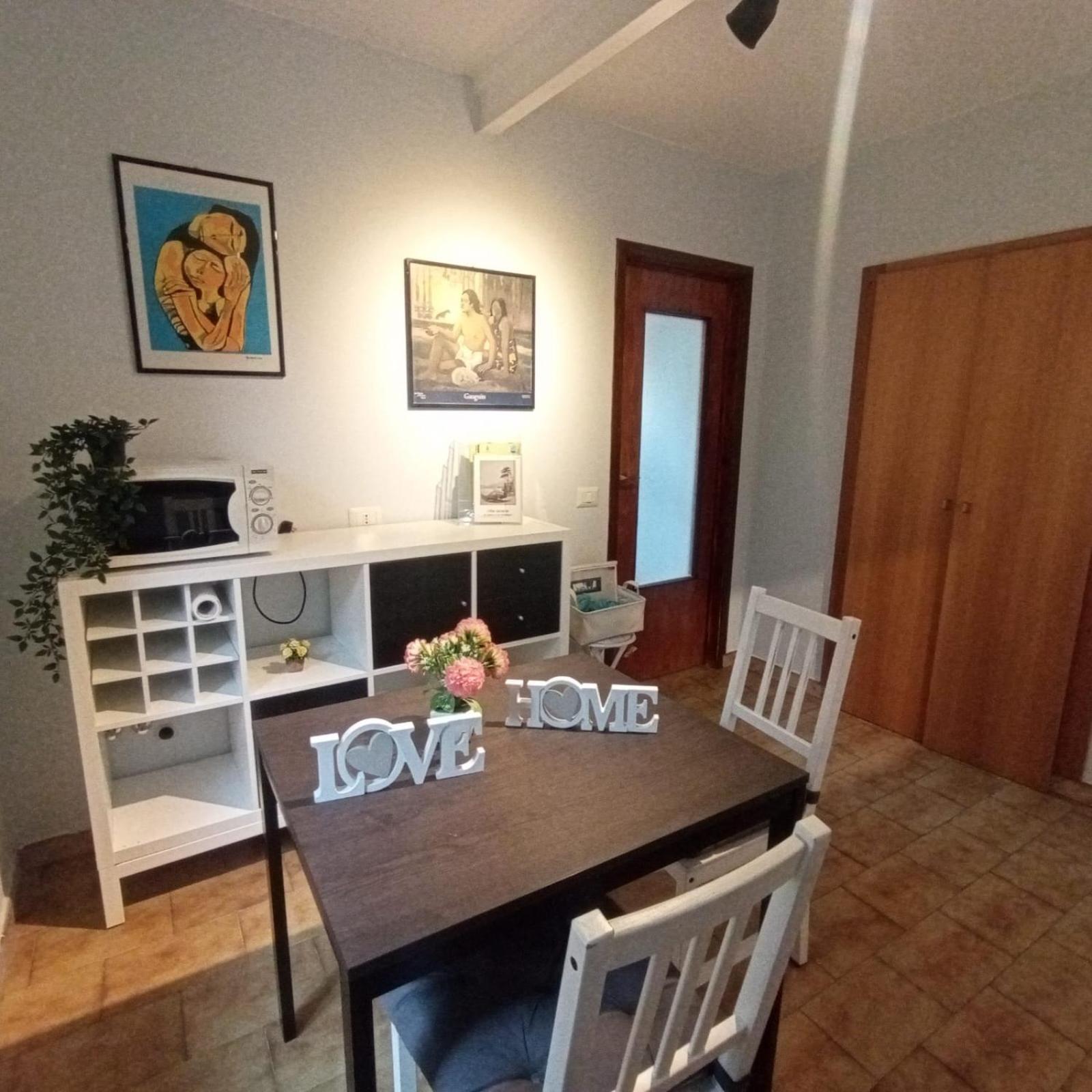 Mamma Mia Bed And Breakfast Uggiate-Trevano Ngoại thất bức ảnh