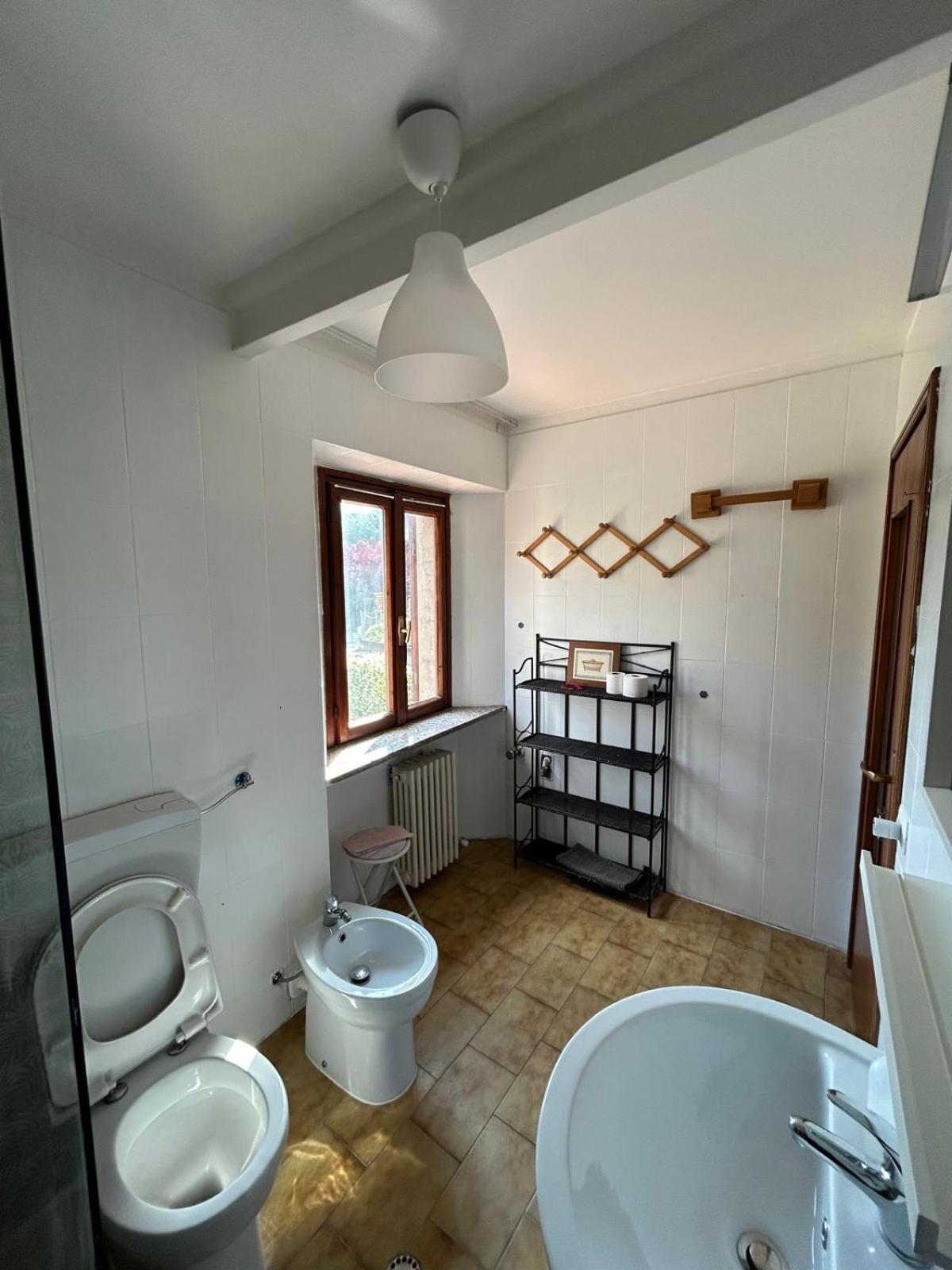 Mamma Mia Bed And Breakfast Uggiate-Trevano Ngoại thất bức ảnh